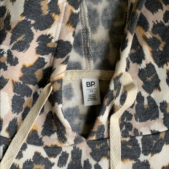 Nordstrom Cheetah Leopard Print Crop Hoodie Sweatshirt Size Small Long Sleeve - Picture 6 of 7